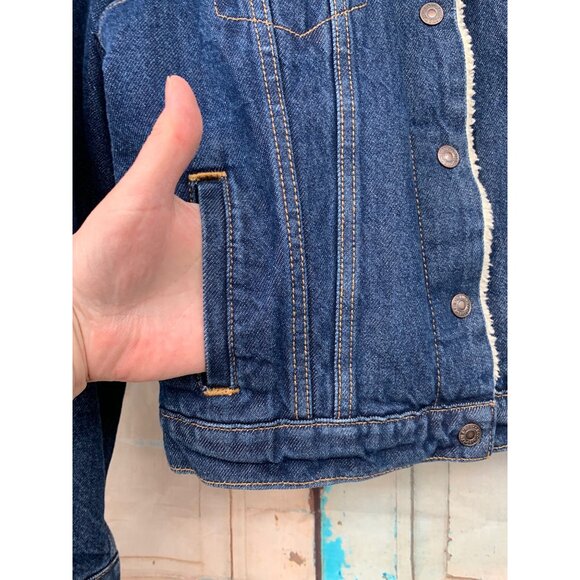 Levi's Blue Jean Jacket with White Sherpa Lining - Picture 3 of 12